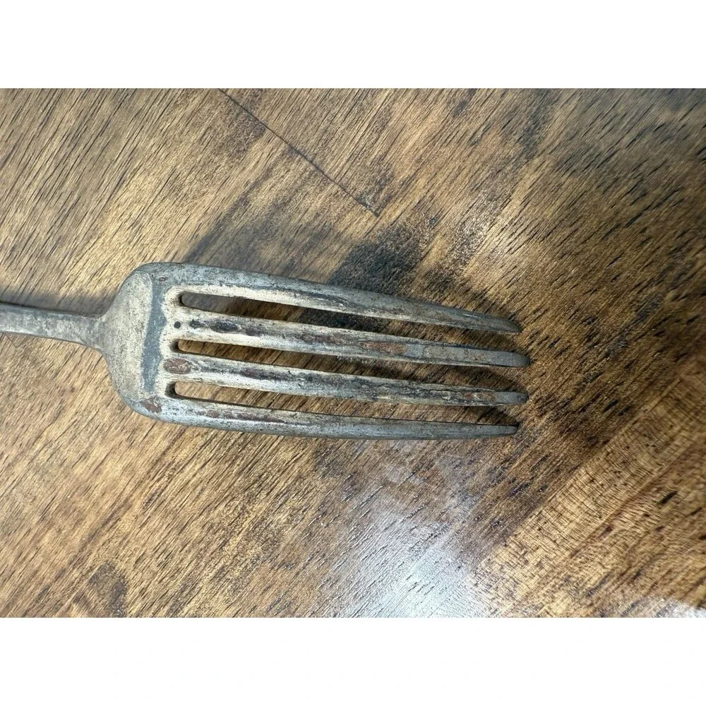 Unbranded vintage Silver Metal Fork Matte Finish Solid  Traditional 7 in